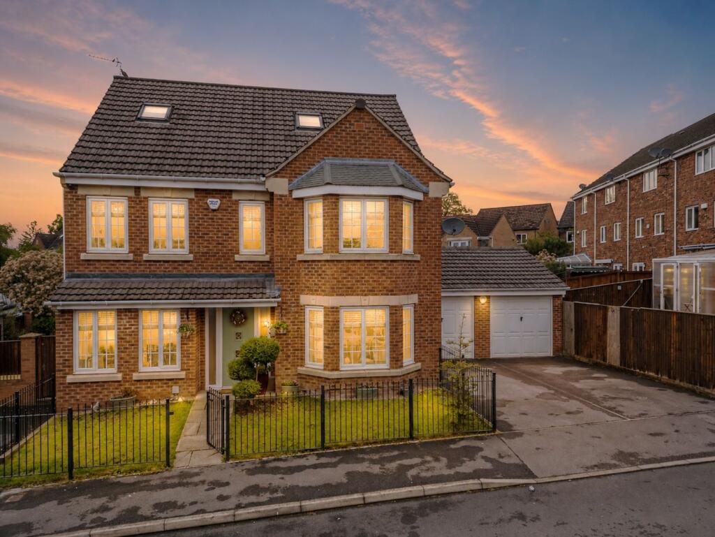 Property main image