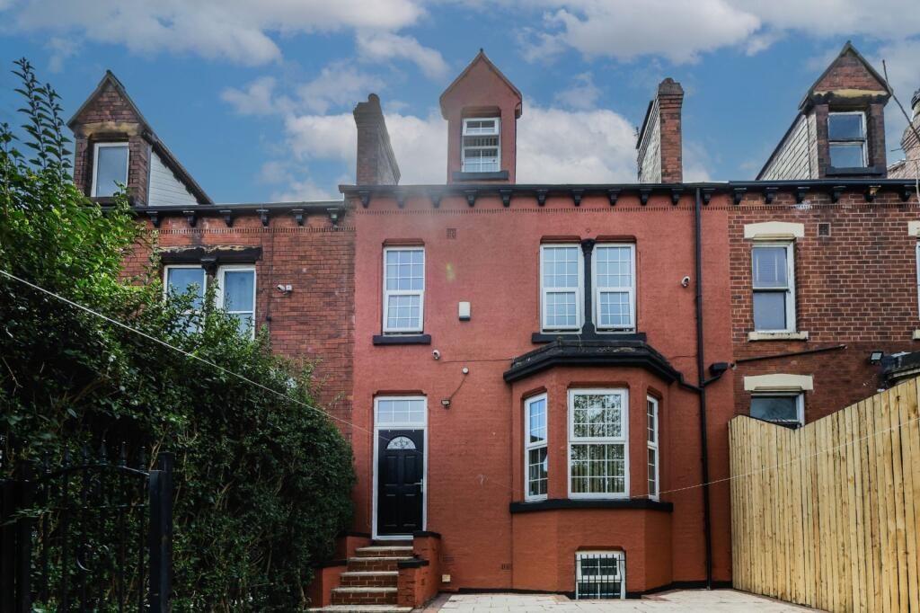 Terraced House