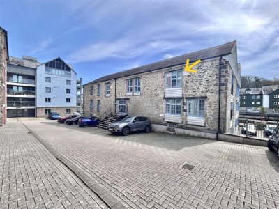 Property on Anchor Quay, TR10 8GZ