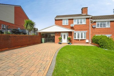 Property on Hilltop Avenue, NG20 8LY