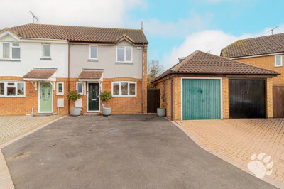 Property on Sweet Briar Drive, SS15 4HA