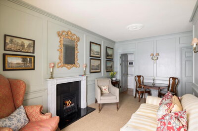 Property on Pall Mall, SW1Y 5LU