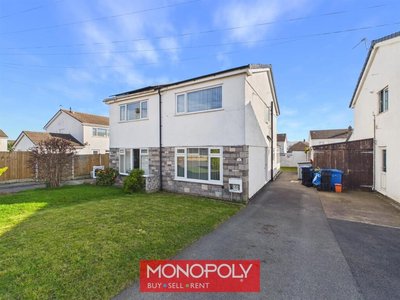 Property on Ffordd Celyn, LL16 5UU