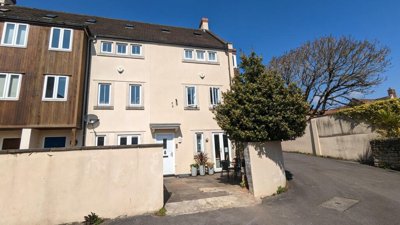 Property on Union Street, BA5 2SA