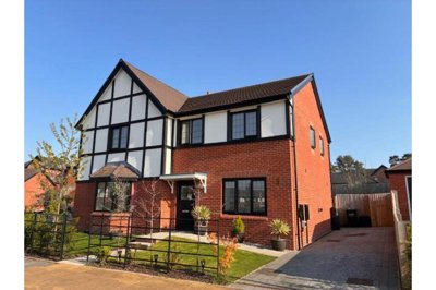 Property on Geoffrey Way, CW12 4YJ