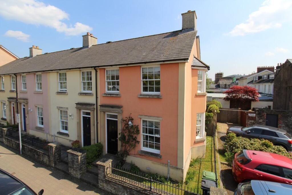 Terraced House