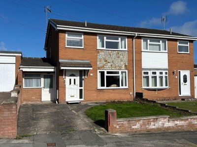 Property on Brynhyfryd, LL14 1PR