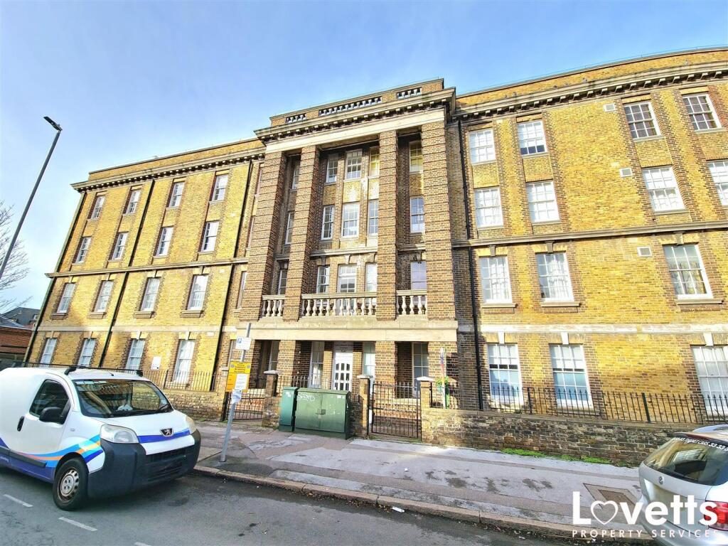 Property main image