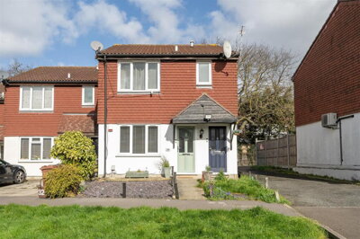 Property on Stapleford Close, E4 6XR