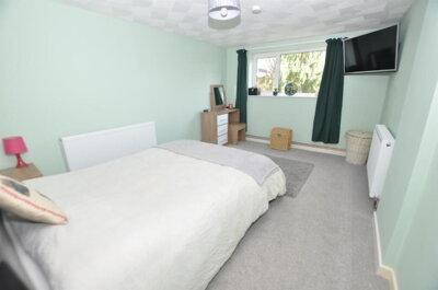 Property on Bron Y Glyn, SA33 6JB