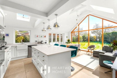 Property on Church End, AL4 9DN