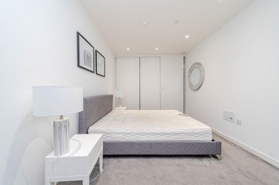 Property on Woodberry Down, N4 2GB