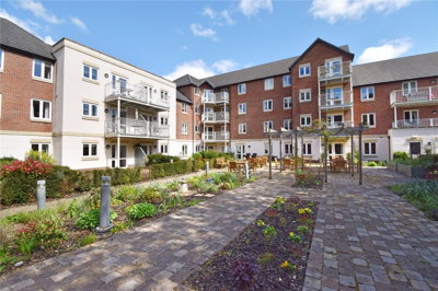 Property on Bath Road, SN10 2GZ