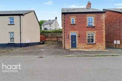 Property on Rowan Way, NP4 9EE