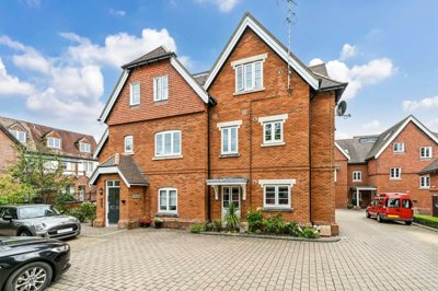 Property on Gosport Lane, SO43 7BF