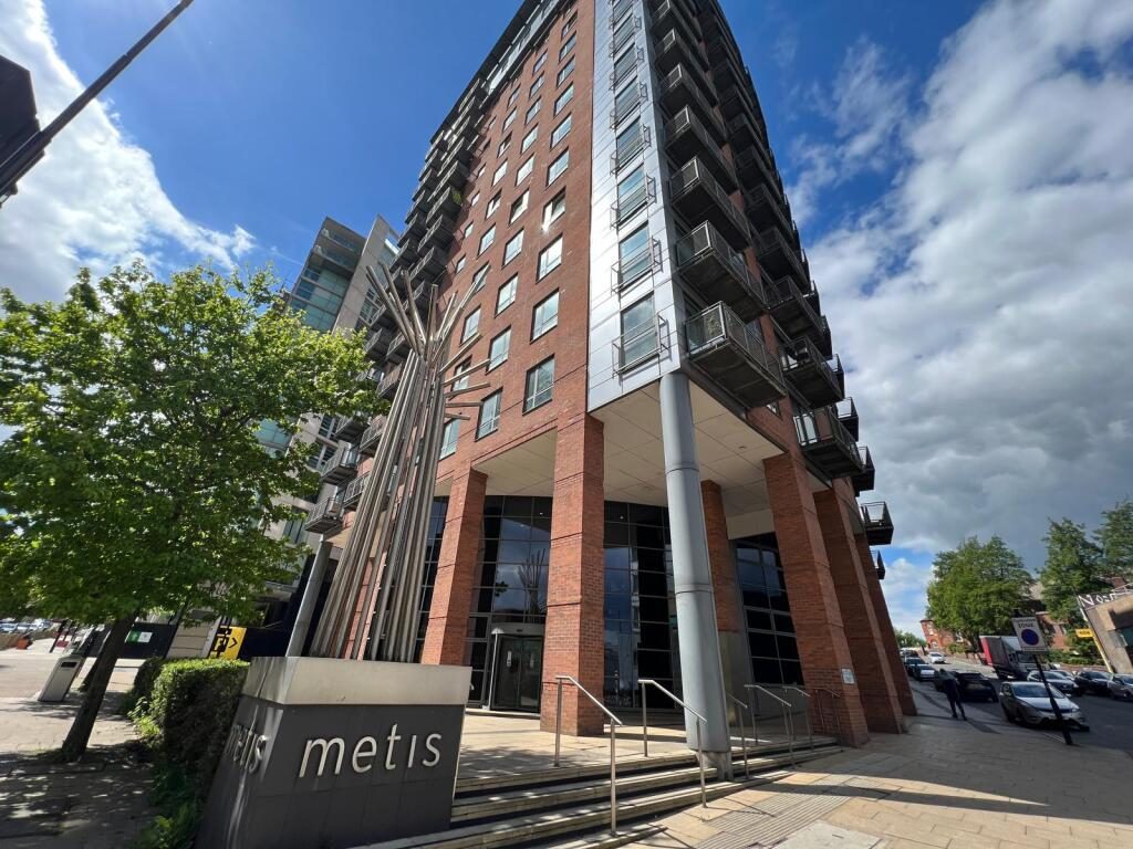 Property main image