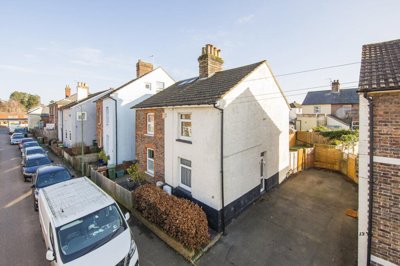 Property on Springfield Road, TN4 0RD