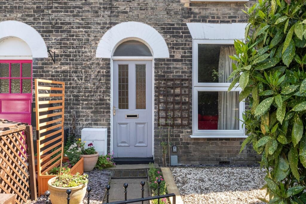 Property main image