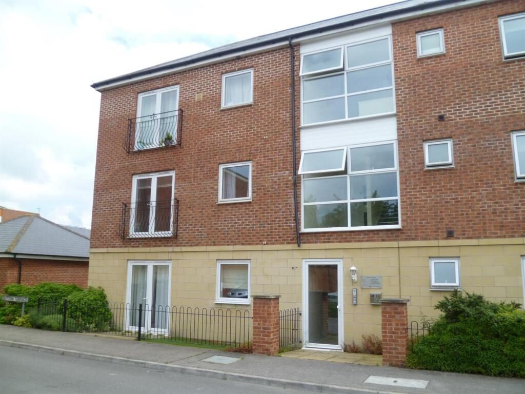 Property main image