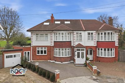 Property on Laburnum Gardens, N21 3HU