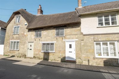 Property on Bell Street, SP7 8AE