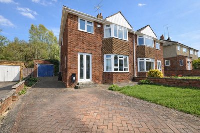 Property on Sunningdale Road, SN25 3AX