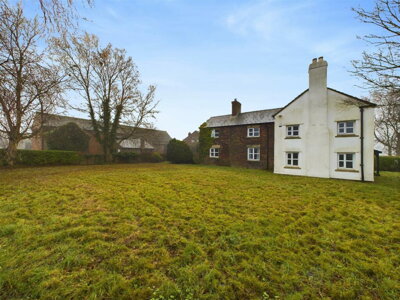 Property on New Way, L39 0ES