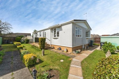 Property on New Orchard Park, CB6 1LT