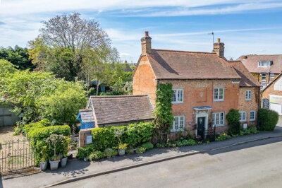 Property on Church Road, CV35 0ET