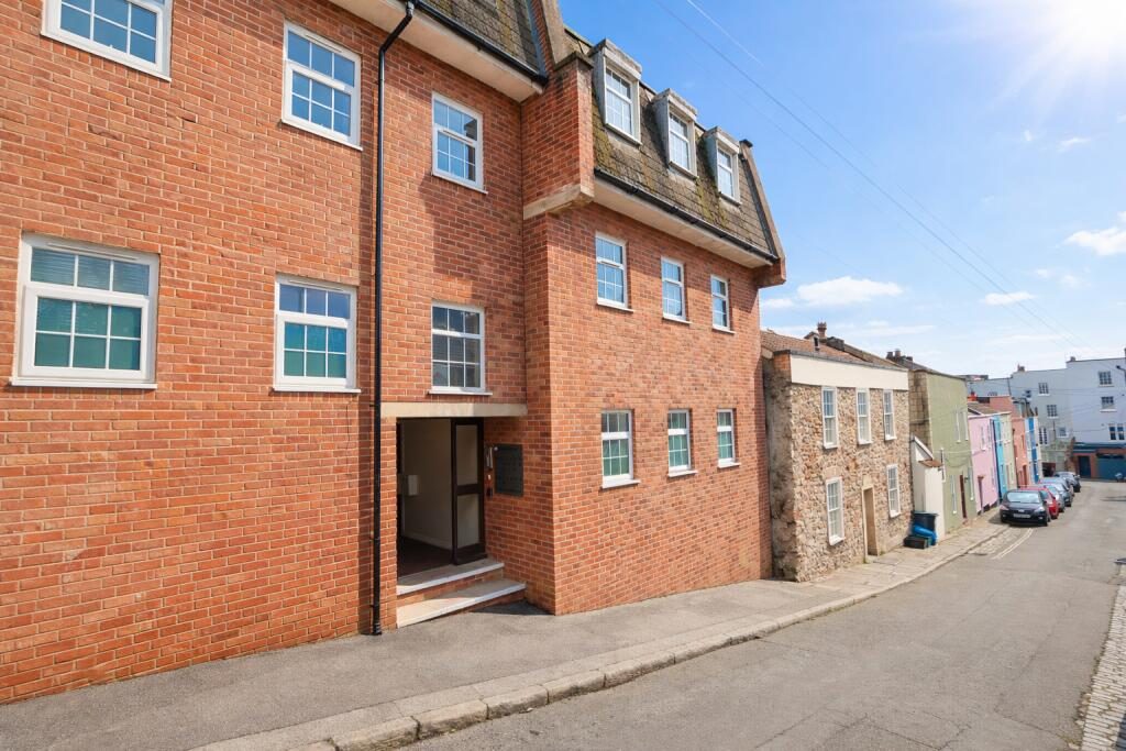 Property main image