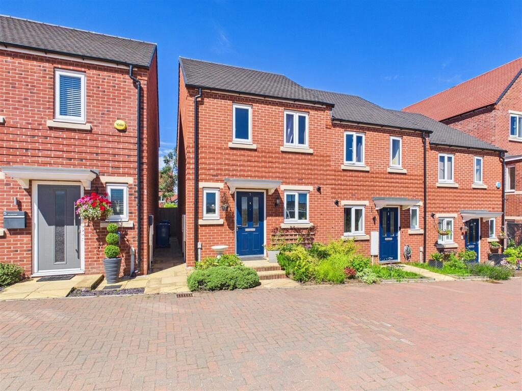 Property main image