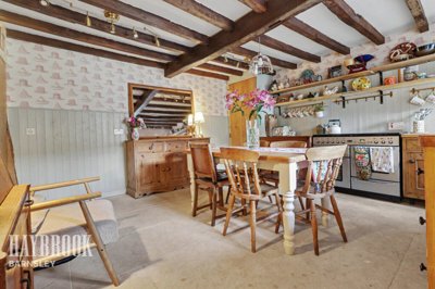 Property on S75 3HQ