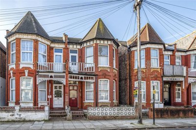 Property on Arcadian Gardens, N22 5AD