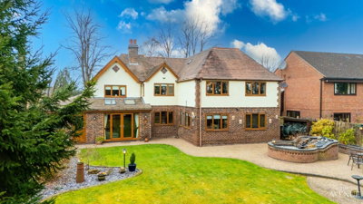 Property on Park Lane, B78 3HZ