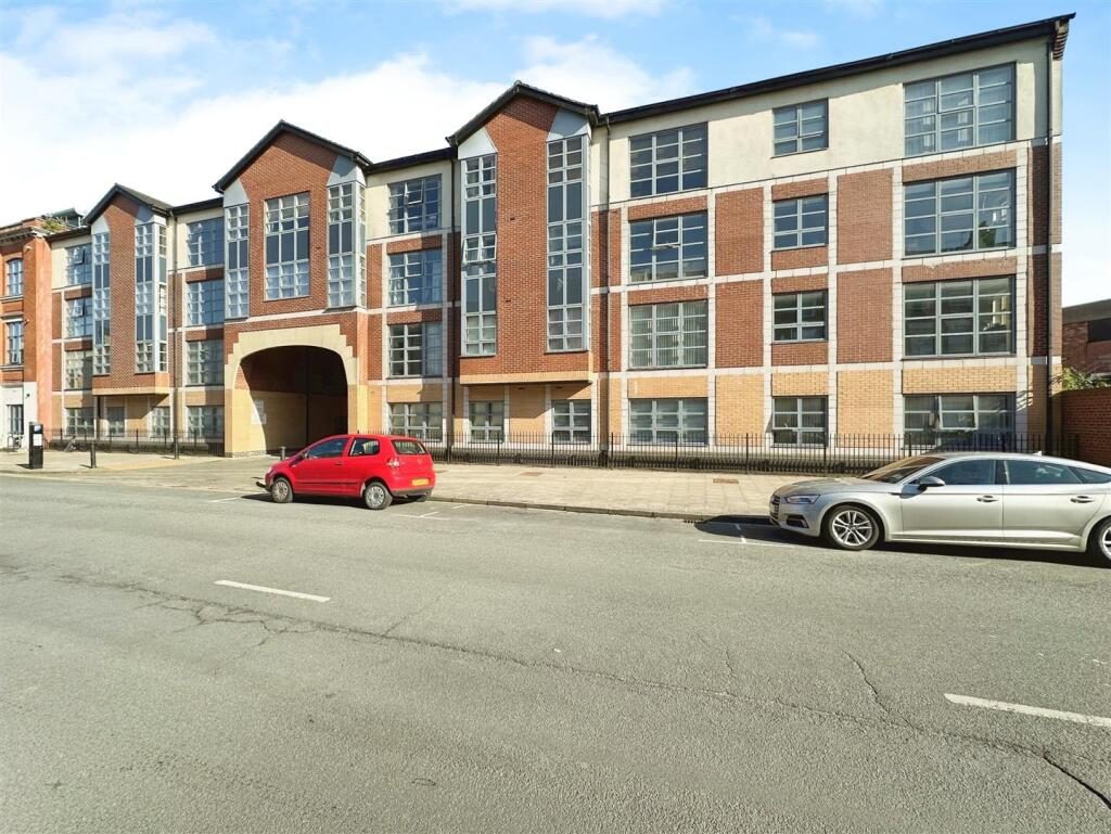 Property main image