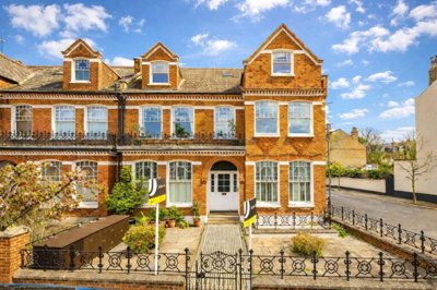 Property on Elmbourne Road, SW17 8JJ