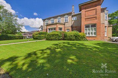 Property on Bronington Close, M22 4YG