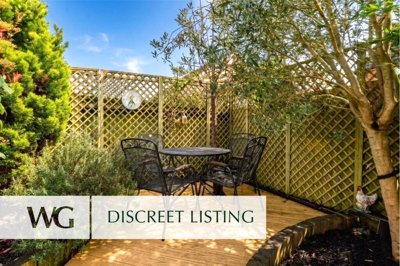 Property on EX4 3PT