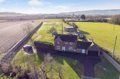 Property on Main Road, WR10 3NE