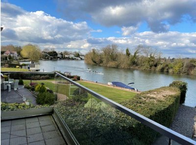 Property on Vicarage Walk, SL6 2AE