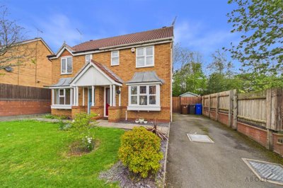 Property on Mcadam Close, DE15 9BA