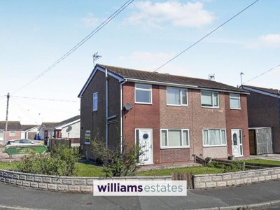 Property on Victoria Road, LL19 7UF