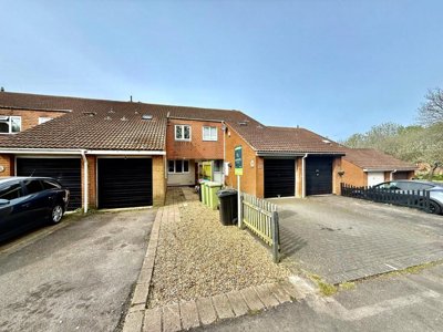 Property on Walshs Manor, MK14 6BZ