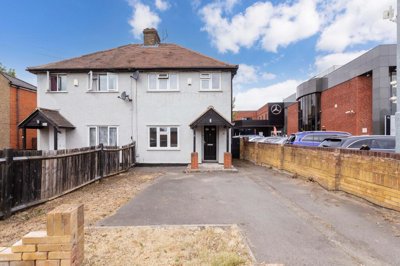 Property on Cippenham Lane, SL1 5BS