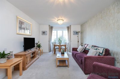 Property on The Broadway, HP7 0HL