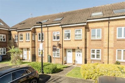 Property on Abingdon Close, SE1 5RW