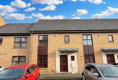 Property on Park Corner, NN5 5FL