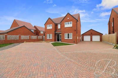 Property on Harewood Close, S44 6WP