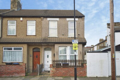 Property on St Peters Avenue, N18 2PX