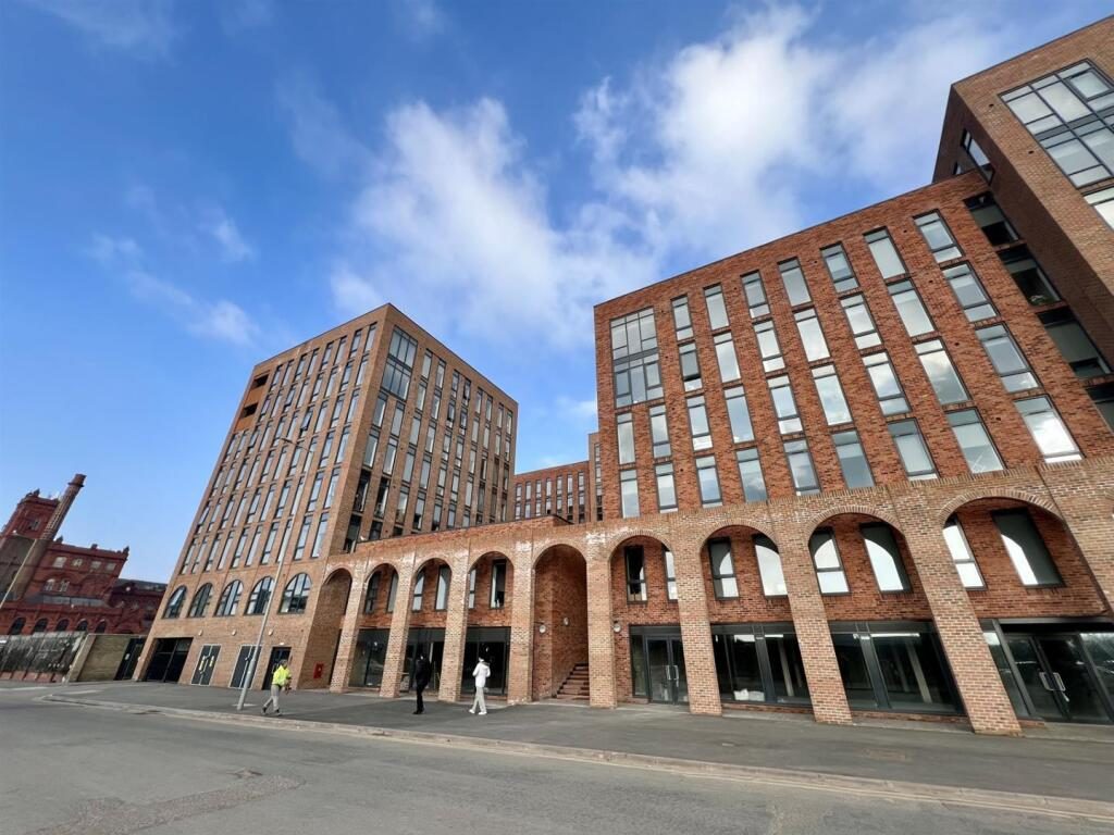 Property main image
